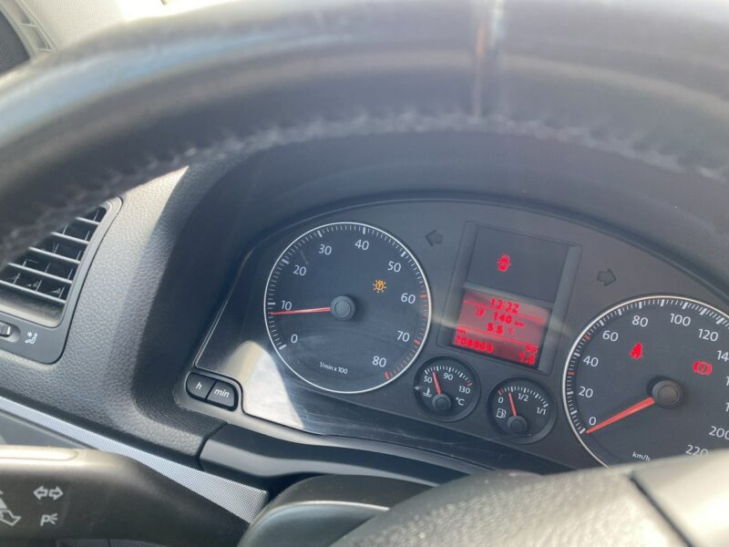 Volkswagen Golf CLIMAtic, oszczędny, hak, niezawodna benzyna, isofix, zadbany, zarej. V (2003-2008)