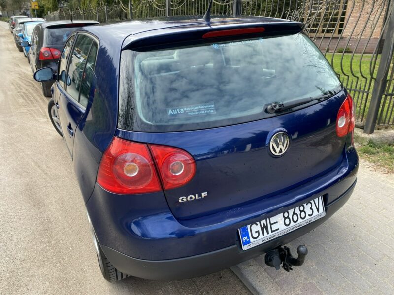 Volkswagen Golf CLIMAtic, oszczędny, hak, niezawodna benzyna, isofix, zadbany, zarej. V (2003-2008)