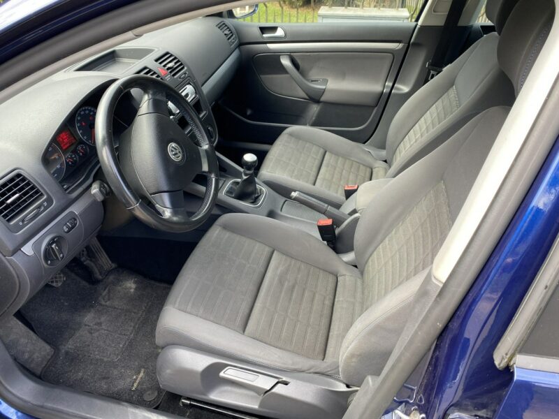 Volkswagen Golf CLIMAtic, oszczędny, hak, niezawodna benzyna, isofix, zadbany, zarej. V (2003-2008)