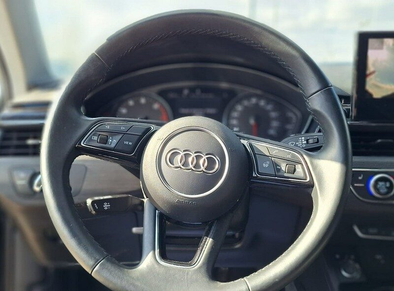 Audi A4 252 kM quattro mały przebieg B9 (2015-)
