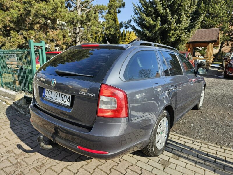 Škoda Octavia Klimatronic dwu strefowy / Podgrzewane fotele / Tempomat II (2004-2013)