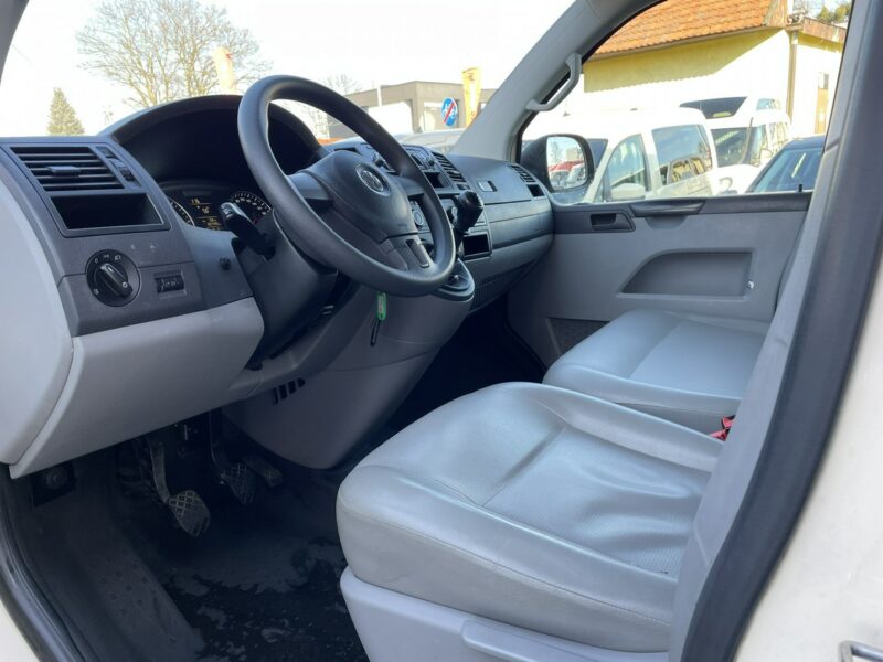 Volkswagen Caravelle Volkswagen Caravelle 2.0-140KM 2015