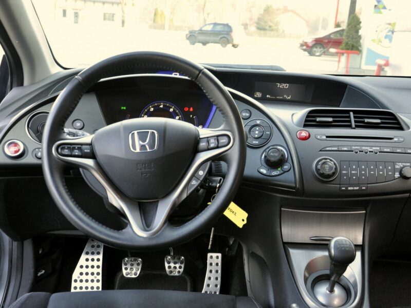 Honda Civic 1,8i-Vtec 140KM SPORT/Serwisowany/Parktronic/Alkantara/Alu VIII (2006-2011)