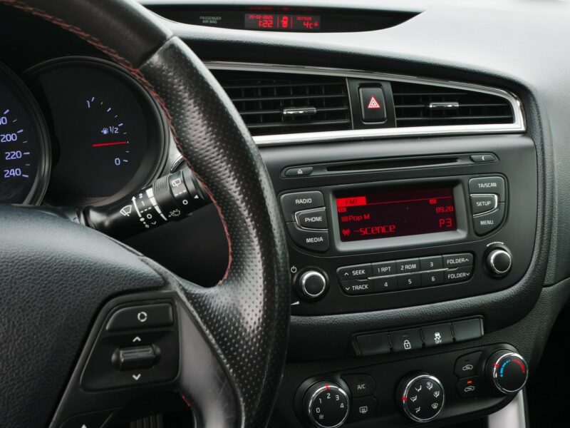 Kia Cee'd 1.4 DOHC 100KM -Krajowy +Nowe opony wielosezon -Zobacz II (2012-)
