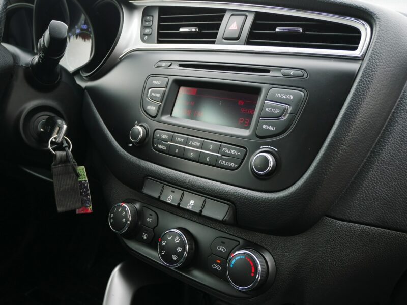 Kia Cee'd 1.4 DOHC 100KM -Krajowy +Nowe opony wielosezon -Zobacz II (2012-)