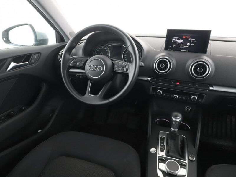 Audi A3 Dostępny w Autohero Pick-up Center Warszawa Młociny 8Y