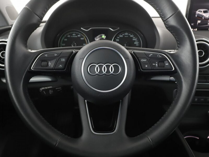 Audi A3 Dostępny w Autohero Pick-up Center Warszawa Młociny 8Y