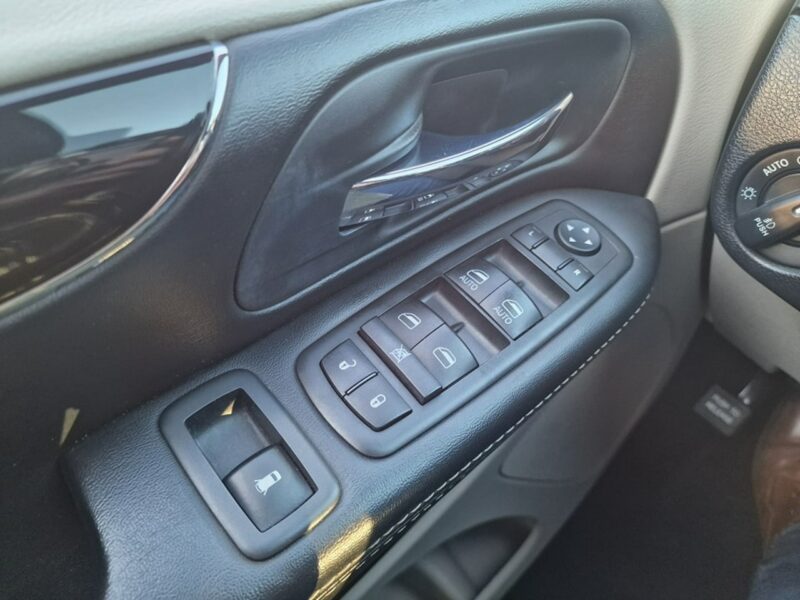 Dodge Grand Caravan 3.6 Benzyna V6 286 KM, Kamera, Bluetooth, El. Drzwi i Klapa, Skóra V (2007-)