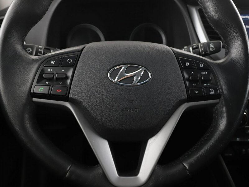 Hyundai Tucson Premium automat 4WD 185KM skóra grzane+wentyl.fotele navi kamera LED III (2015-2020)