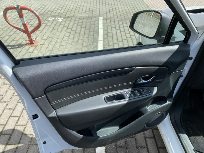 Renault Scenic Po liftingu, nawigacja, tempomat, czujniki, nowe sprzęgło,drugie opony III (2009-2016)