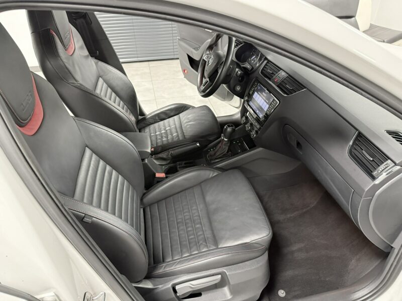 Škoda Octavia RS 2.0 TDI 184KM*VRS Mode*AppleCar*Bi-Xenon*El.Klapa*CANTON HiFI*NIEMC III (2013-)
