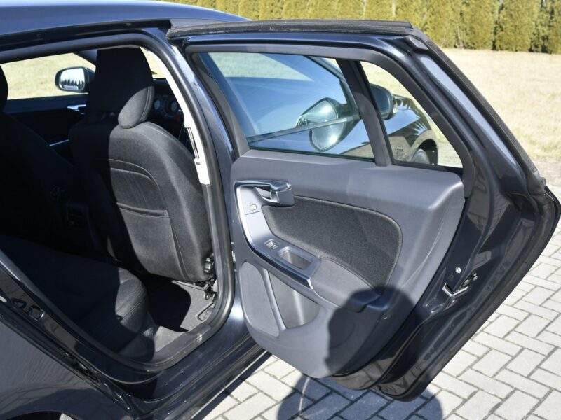 Volvo V60 2,0 DIESEL Navi.Klimatr 2 str.El.szyby.Centralka,kredyt.OKAZJA I (2010-2018)