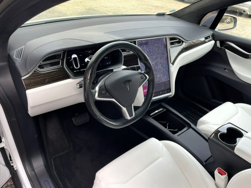 Tesla Model X X 75D Allradantrieb, 6x Podrzewane fotele, Zasięg 300 Km, LED, 4x4