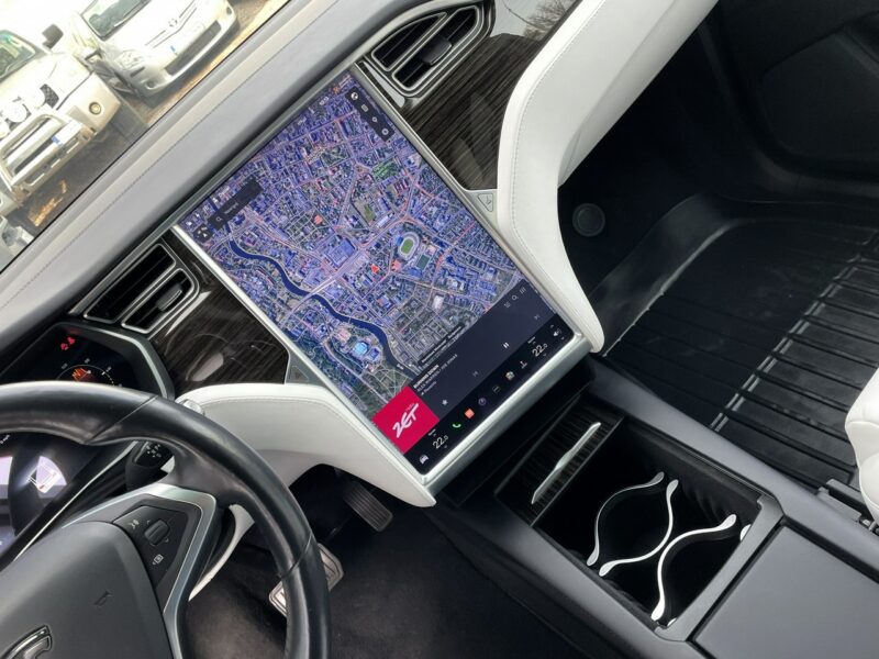 Tesla Model X X 75D Allradantrieb, 6x Podrzewane fotele, Zasięg 300 Km, LED, 4x4