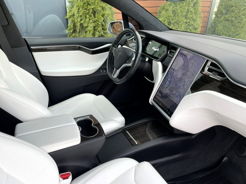 Tesla Model X X 75D Allradantrieb, 6x Podrzewane fotele, Zasięg 300 Km, LED, 4x4