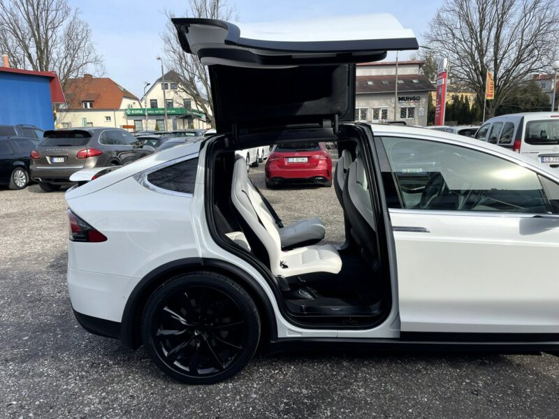 Tesla Model X X 75D Allradantrieb, 6x Podrzewane fotele, Zasięg 300 Km, LED, 4x4