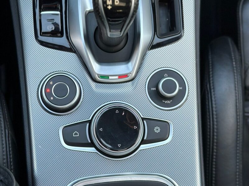Alfa Romeo Stelvio Q4 Super 280 KM Harman& Kardon