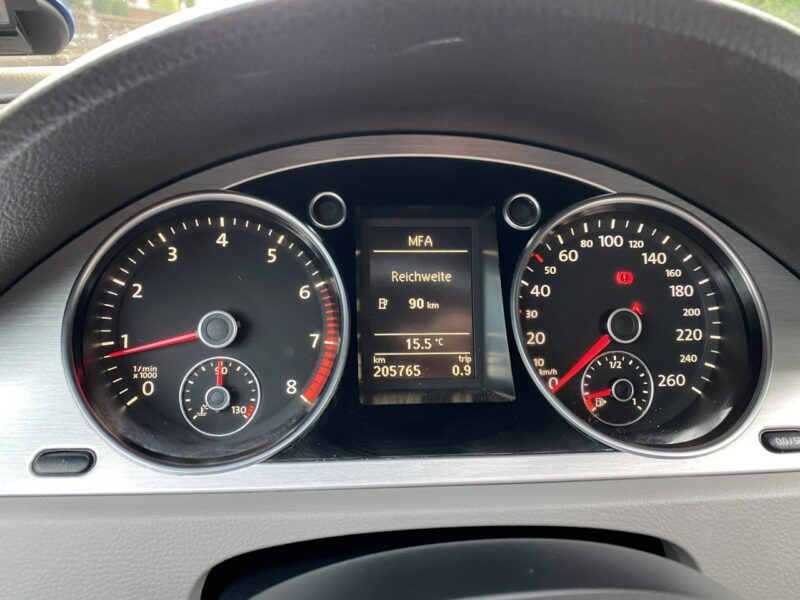 Volkswagen Passat 1,8b Higline, drugie koła alu, alkantara, podg. szyba czołowa i fotele B6 (2005-2010)