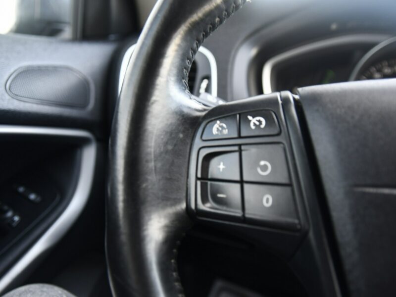 Volvo V40 1,6hdi Serwis-Full. Navi,Ledy.2 Kompl.Kół.Tempomat.Hak.Kredyt.GWAR II (2012-)