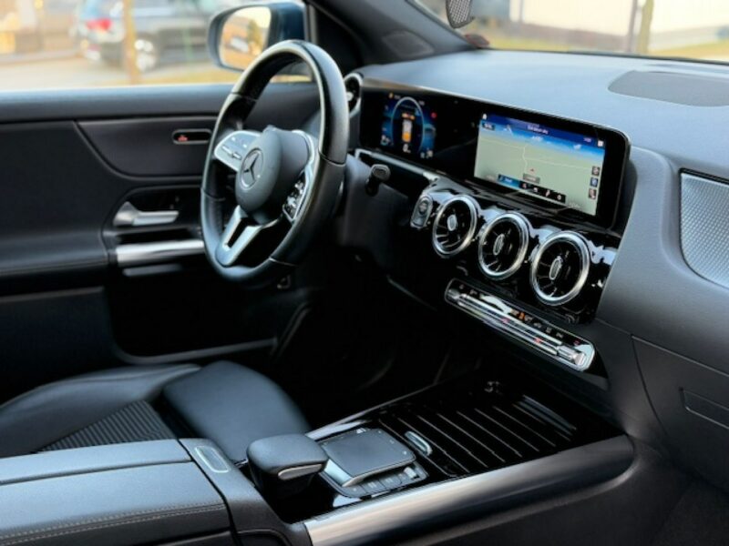 Mercedes GLA 220 220D,190PS, AUTOMAT, MEGA KOLOR, GWARANCJA!