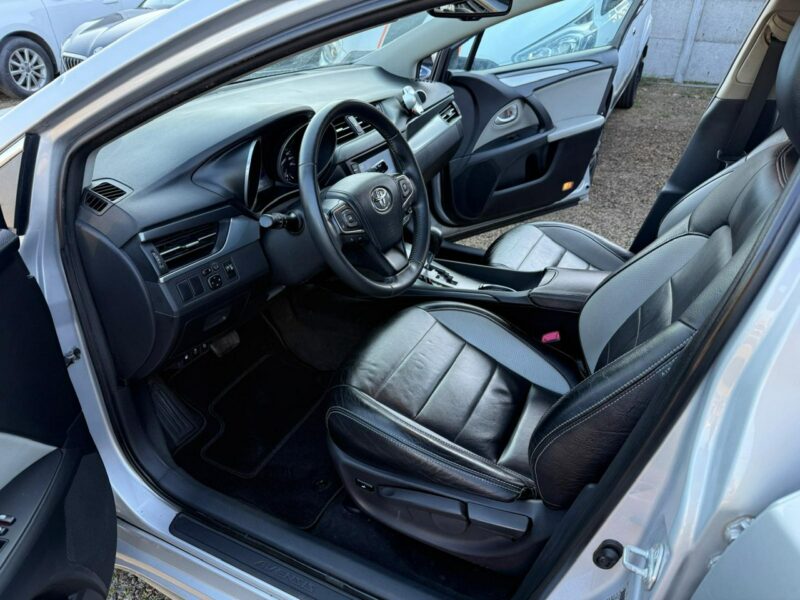 Toyota Avensis automat, navi, kamera, gwarancja! III (2009-)