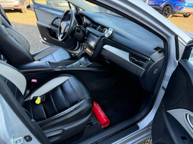 Toyota Avensis automat, navi, kamera, gwarancja! III (2009-)