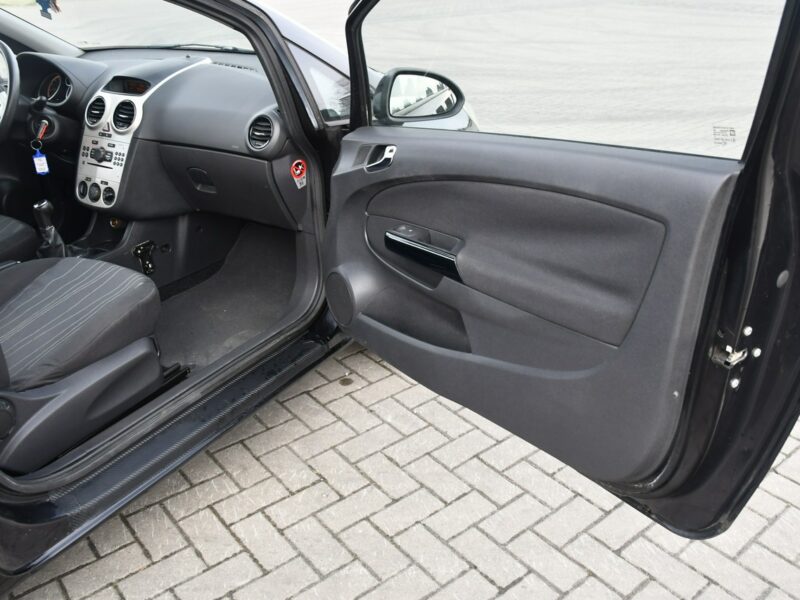 Opel Corsa 1,4Benzyna Dudki11 Serwis.Klima.ALu.EL.szyby.Centralka.kredyt.OKAZJA D (2006-2014)