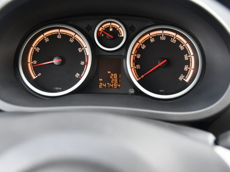 Opel Corsa 1,4Benzyna Dudki11 Serwis.Klima.ALu.EL.szyby.Centralka.kredyt.OKAZJA D (2006-2014)