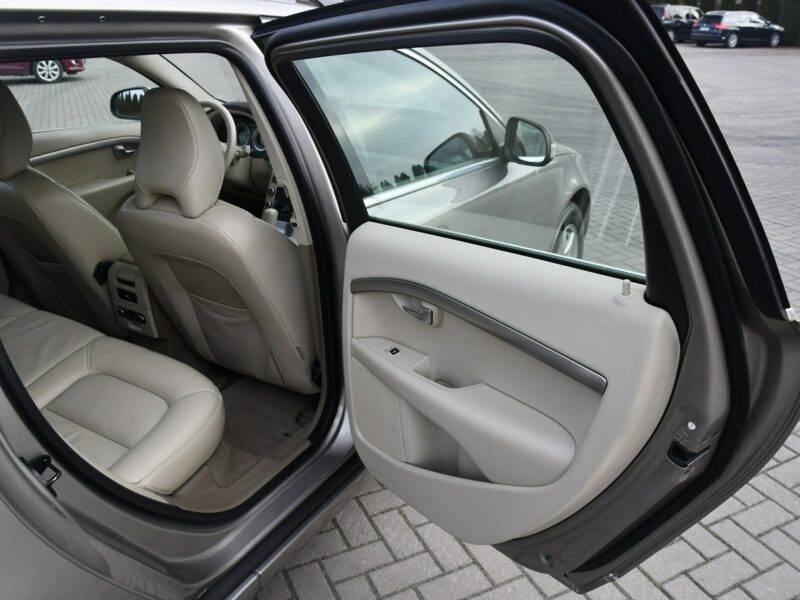 Volvo V70 2,4d5 Dudki11 Automat.Navi.Podg.Fot.Serwis.Klimatr 2 str.Tempomat.OKAZ III (2007-)