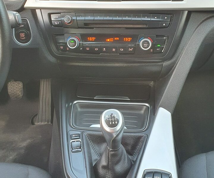 BMW 320 320d 184KM # Touring # Duży Ekran # Climatronic # PDC # Kamera # IGŁA F30/F31 (2012-)