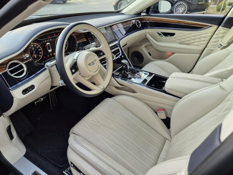 Bentley Continental Flying Spur V8. Gwarancja 04.2026. Bang & Olufsen. Head-Up. Masaże.