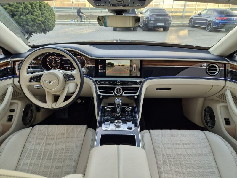 Bentley Continental Flying Spur V8. Gwarancja 04.2026. Bang & Olufsen. Head-Up. Masaże.