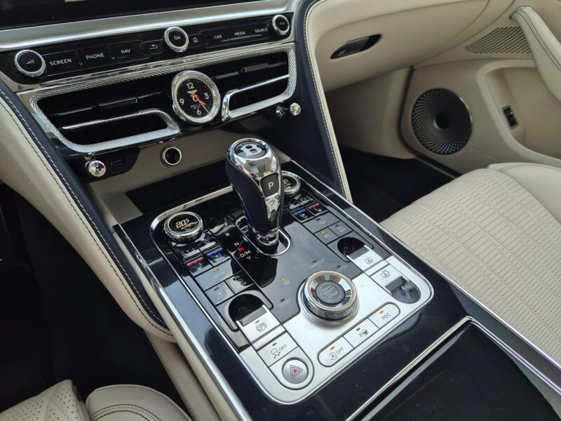 Bentley Continental Flying Spur V8. Gwarancja 04.2026. Bang & Olufsen. Head-Up. Masaże.