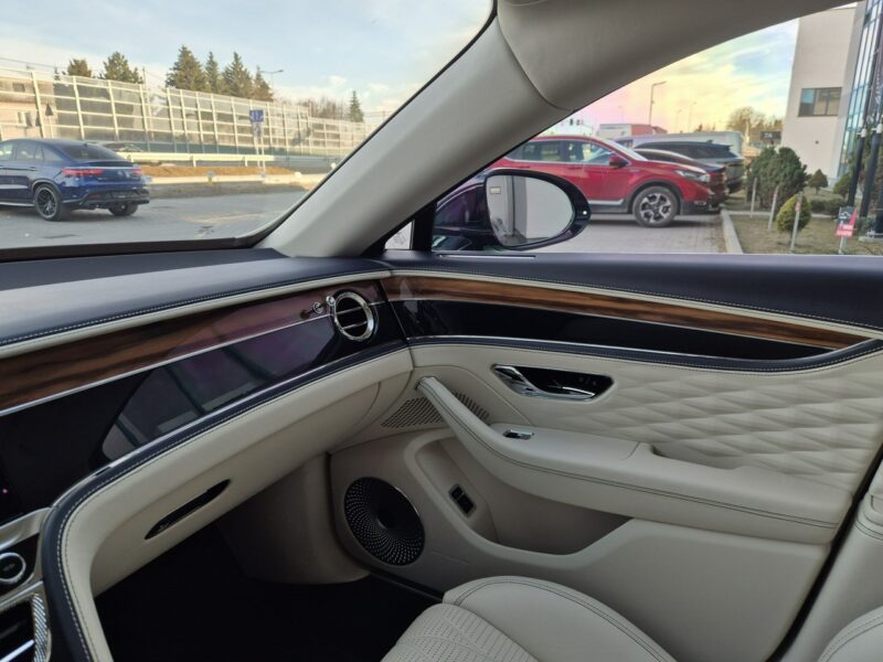 Bentley Continental Flying Spur V8. Gwarancja 04.2026. Bang & Olufsen. Head-Up. Masaże.
