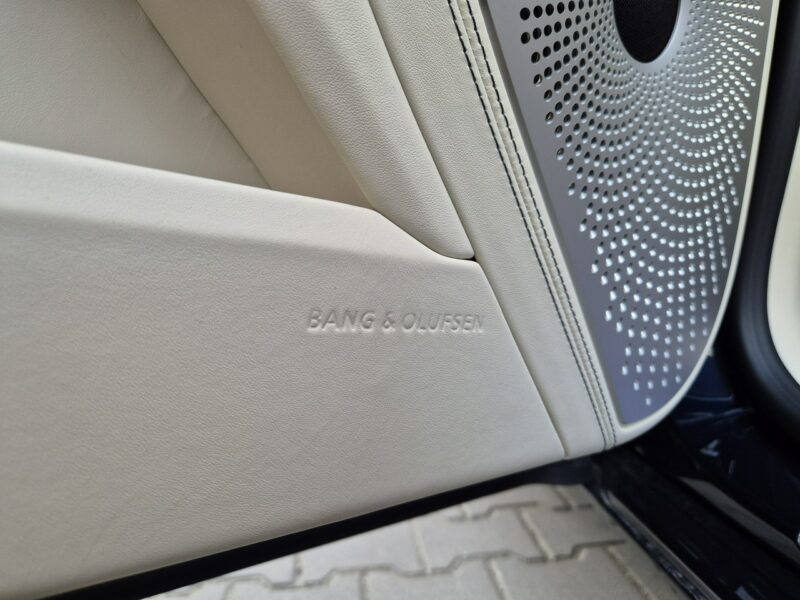 Bentley Continental Flying Spur V8. Gwarancja 04.2026. Bang & Olufsen. Head-Up. Masaże.