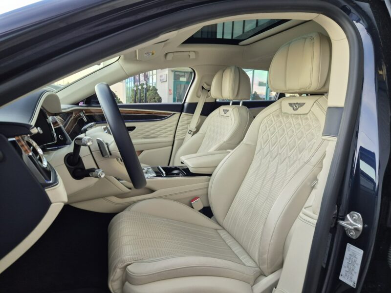 Bentley Continental Flying Spur V8. Gwarancja 04.2026. Bang & Olufsen. Head-Up. Masaże.