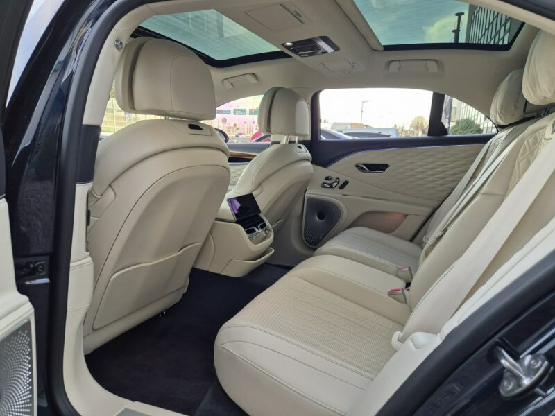 Bentley Continental Flying Spur V8. Gwarancja 04.2026. Bang & Olufsen. Head-Up. Masaże.