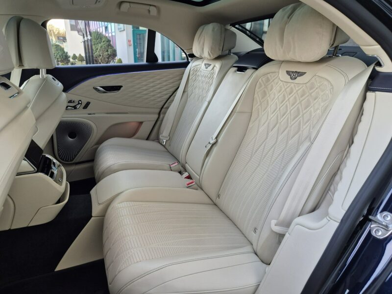 Bentley Continental Flying Spur V8. Gwarancja 04.2026. Bang & Olufsen. Head-Up. Masaże.