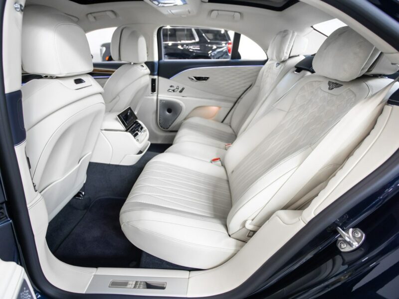 Bentley Continental Flying Spur V8. Gwarancja 04.2026. Bang & Olufsen. Head-Up. Masaże.