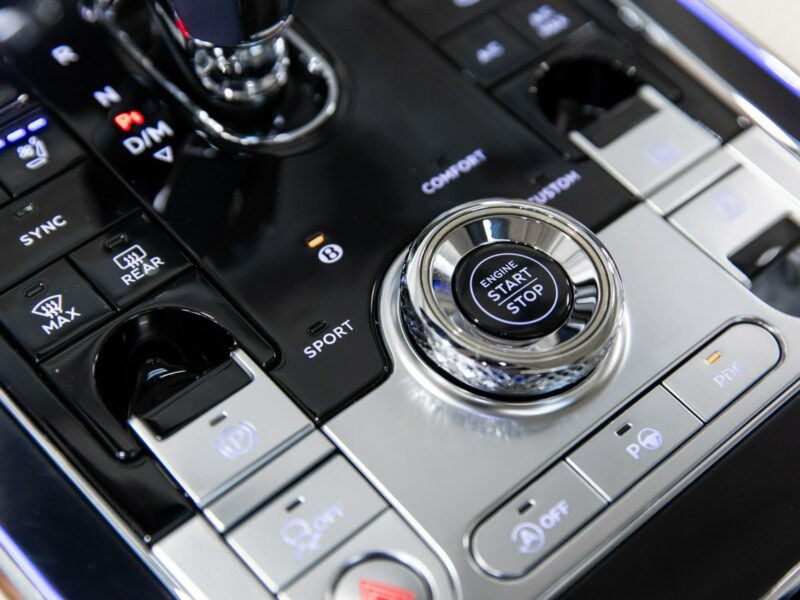 Bentley Continental Flying Spur V8. Gwarancja 04.2026. Bang & Olufsen. Head-Up. Masaże.