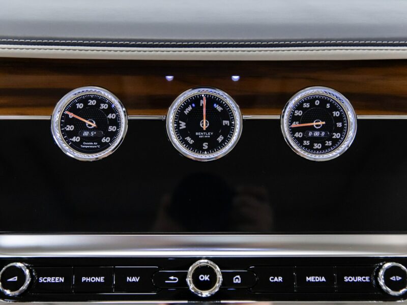 Bentley Continental Flying Spur V8. Gwarancja 04.2026. Bang & Olufsen. Head-Up. Masaże.