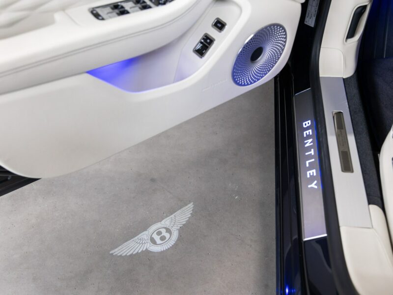 Bentley Continental Flying Spur V8. Gwarancja 04.2026. Bang & Olufsen. Head-Up. Masaże.