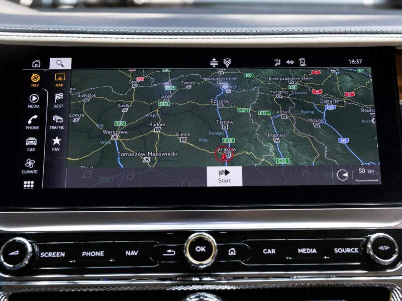 Bentley Continental Flying Spur V8. Gwarancja 04.2026. Bang & Olufsen. Head-Up. Masaże.