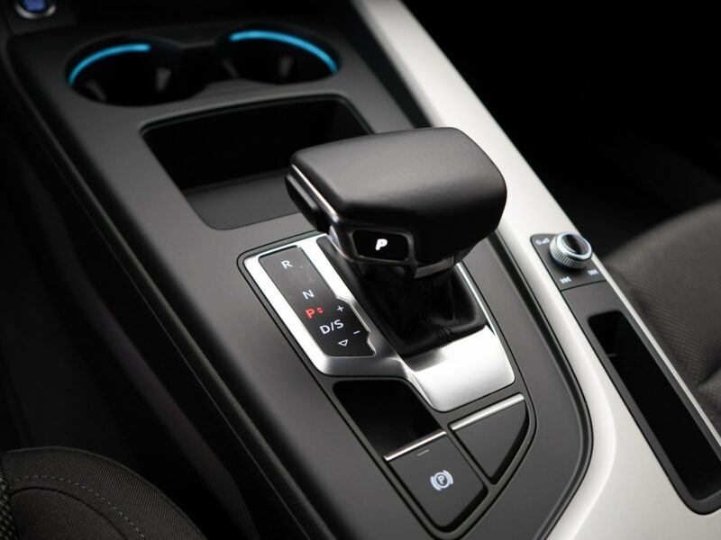 Audi A4 35TFSI 150KM Stronic S-line Tempomat Ambient Matrix LED B9 (2015-)