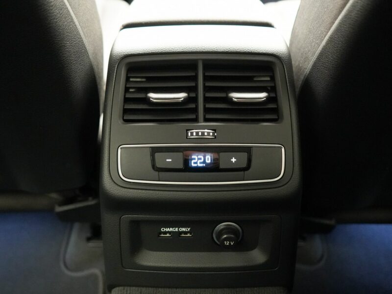 Audi A4 35TFSI 150KM Stronic S-line Tempomat Ambient Matrix LED B9 (2015-)