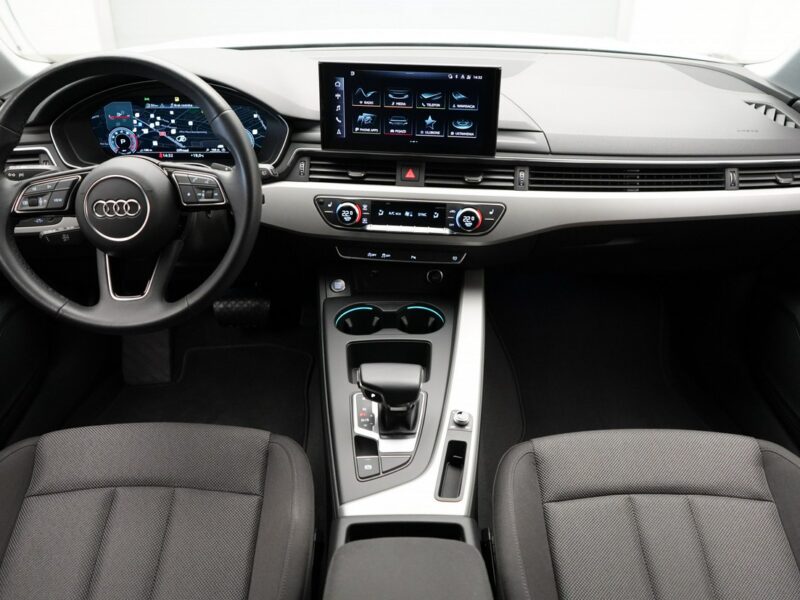 Audi A4 35TFSI 150KM Stronic S-line Tempomat Ambient Matrix LED B9 (2015-)