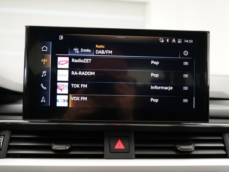 Audi A4 35TFSI 150KM Stronic S-line Tempomat Ambient Matrix LED B9 (2015-)