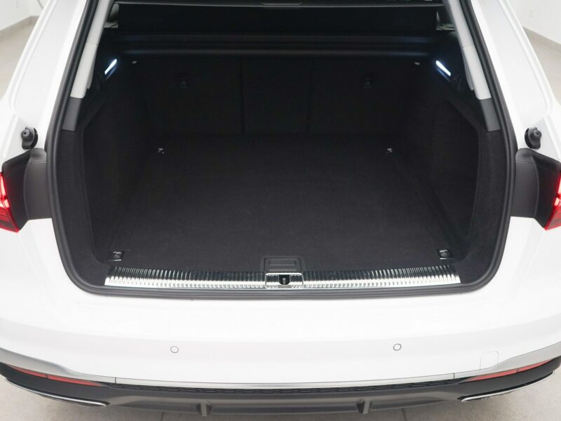 Audi A4 35TFSI 150KM Stronic S-line Tempomat Ambient Matrix LED B9 (2015-)
