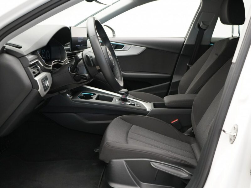 Audi A4 35TFSI 150KM Stronic S-line Tempomat Ambient Matrix LED B9 (2015-)