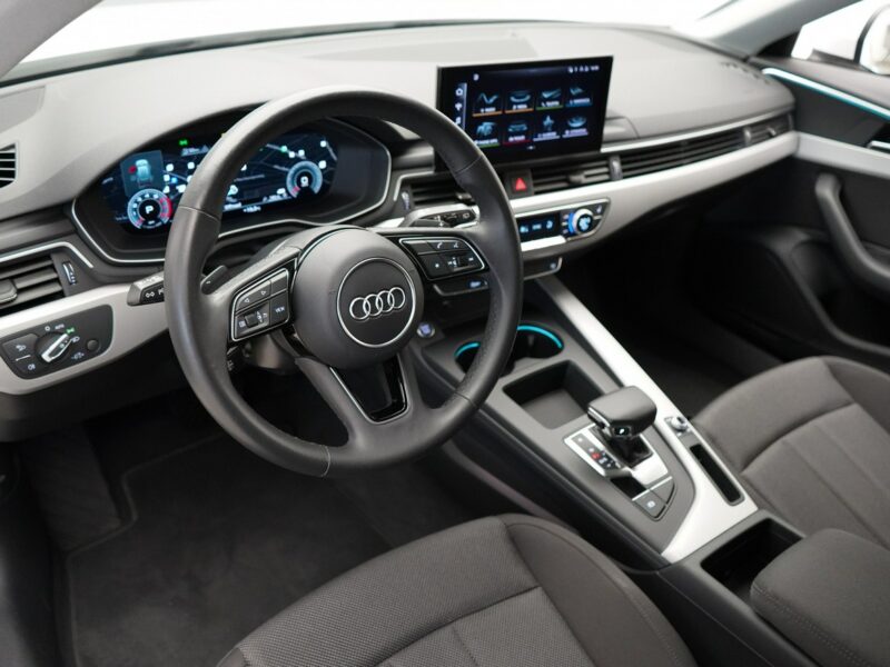 Audi A4 35TFSI 150KM Stronic S-line Tempomat Ambient Matrix LED B9 (2015-)
